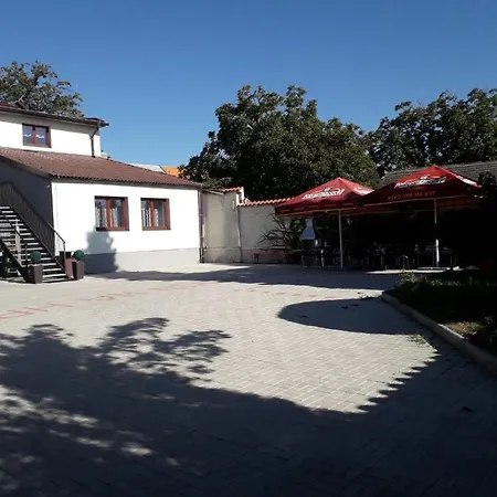 Casa de hóspedes Na Hrazi 2*